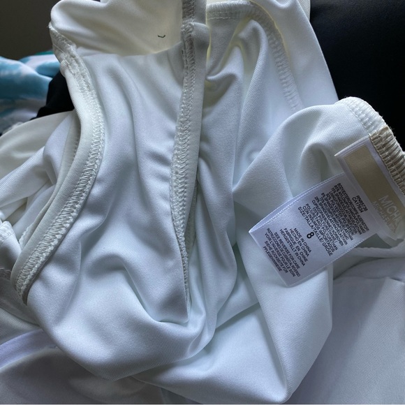 Michael Kors Iconic Solids One Shoulder underwire One-Piece in White size 8 NEW - Picture 10 of 11